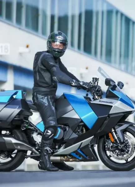 Kawasaki เผยโฉมรถจักรยานยนต์ขับเคลื่อนด้วยไฮโดรเจนรุ่นใหม่
